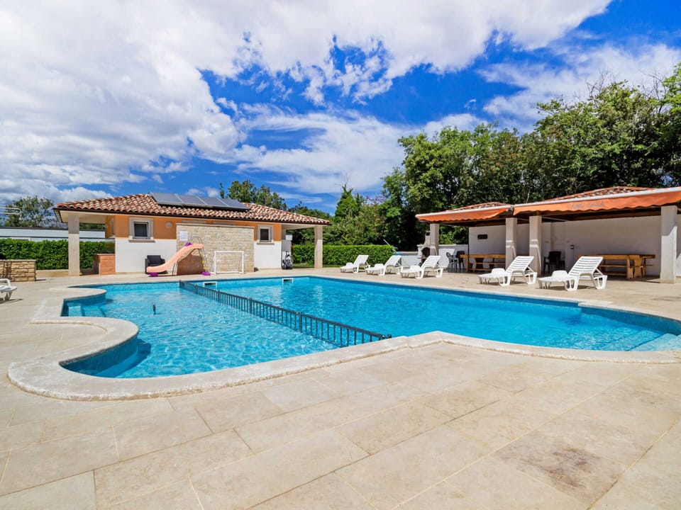 Apartment | Pool | Outdoor pool