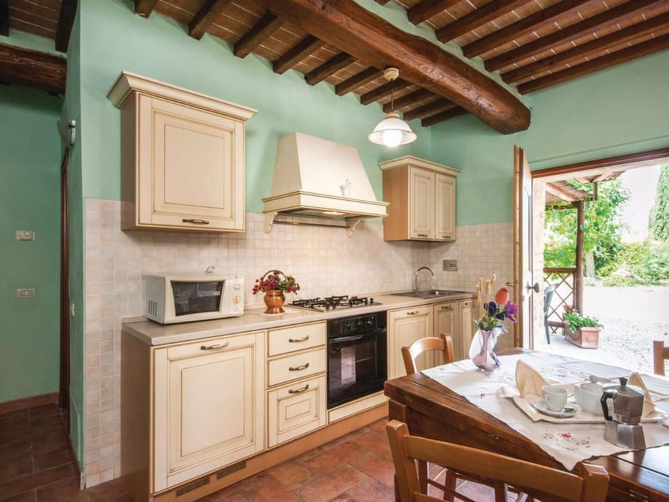Apartment | Private kitchen | Highchair
