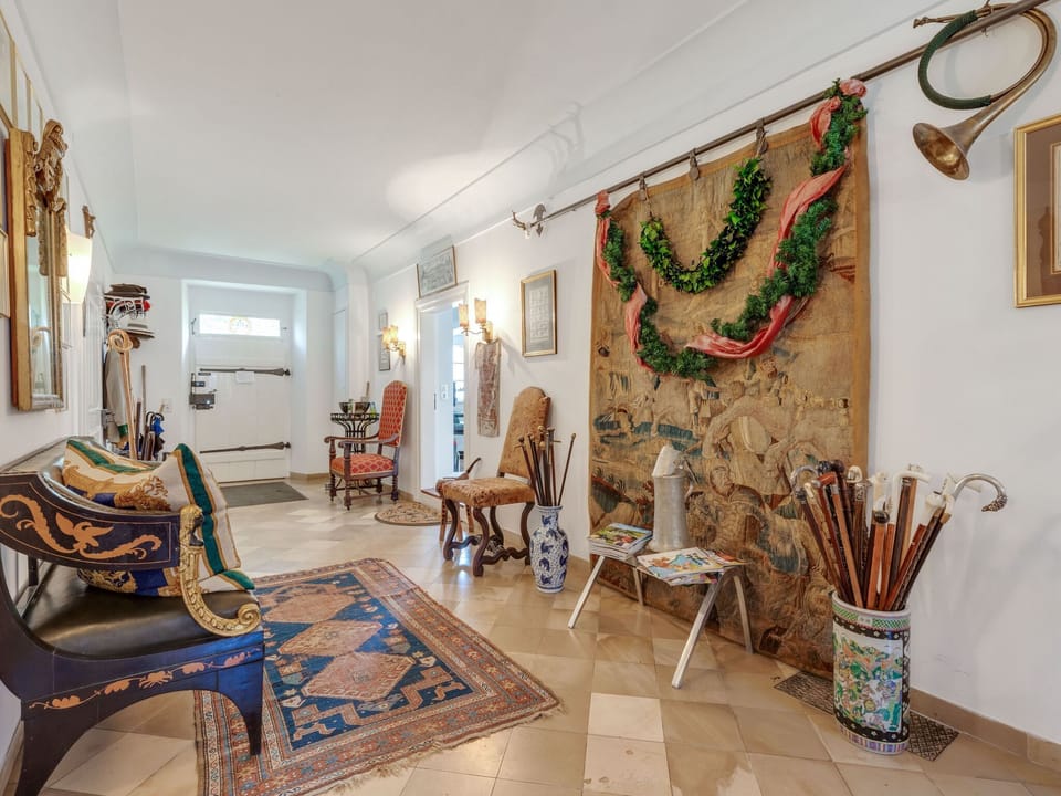 House | Room amenity