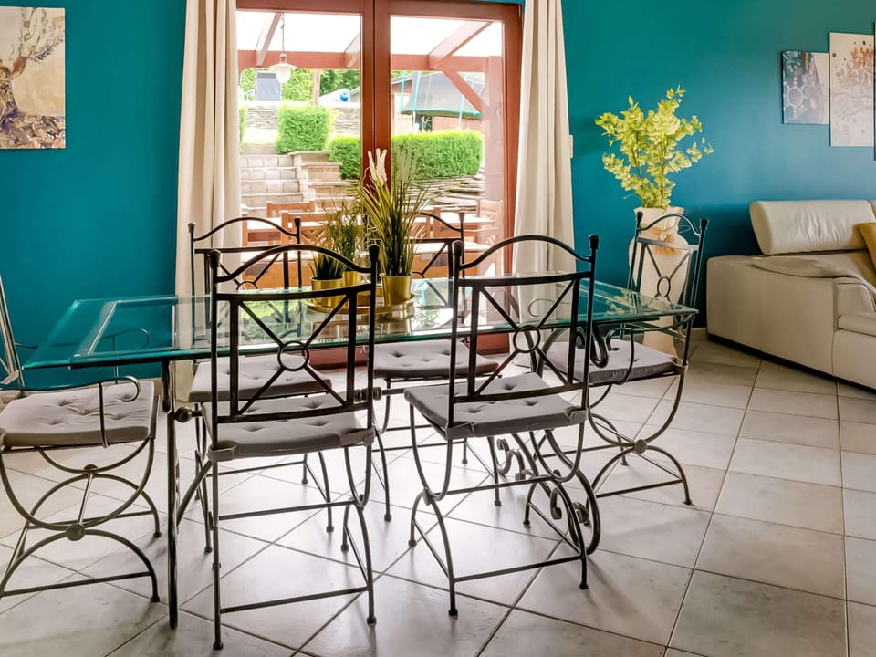 Villa | Dining