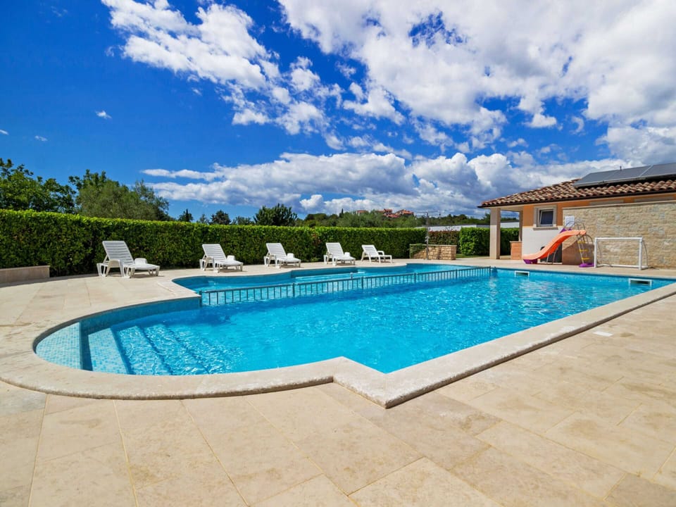 Apartment | Pool | Outdoor pool