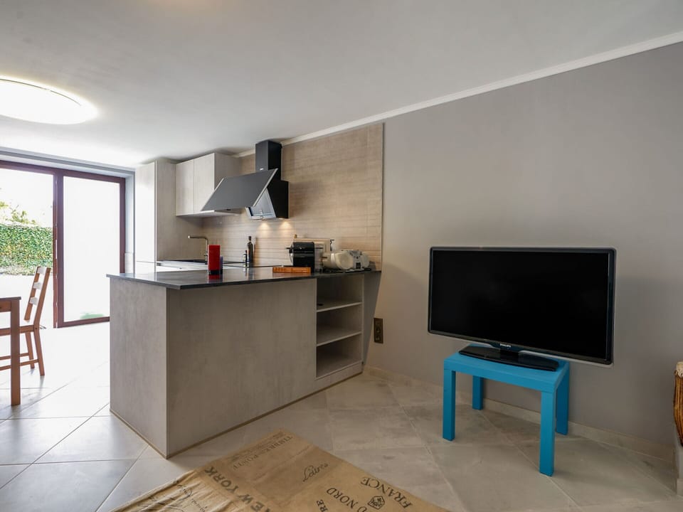 Cottage | Living room | TV