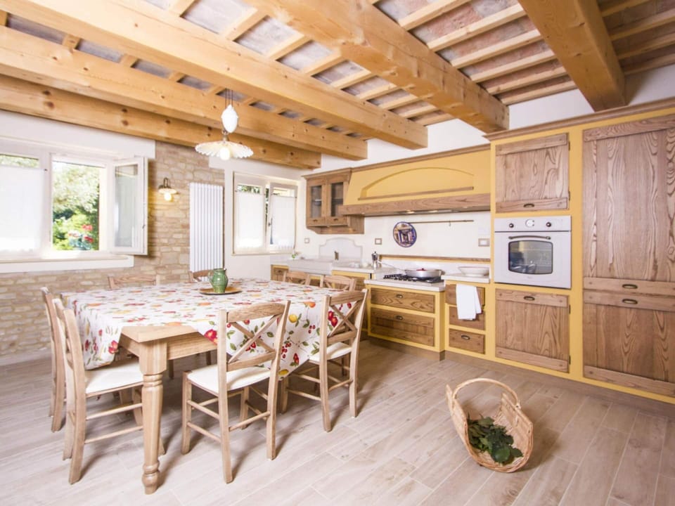 House | Dining