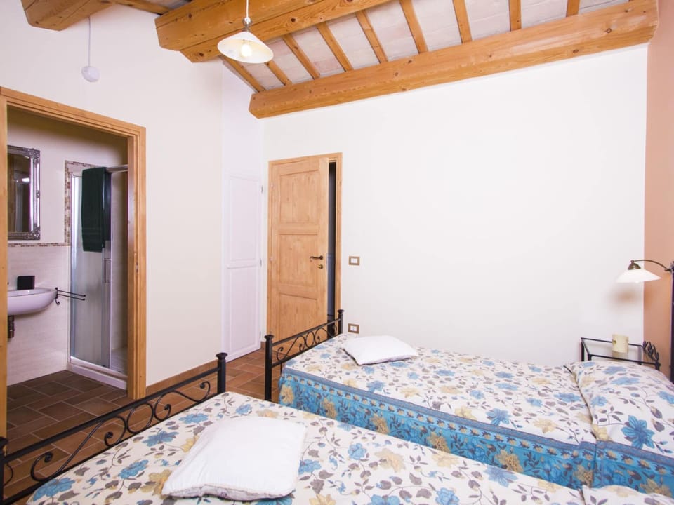 House | 3 bedrooms, individually furnished, bed sheets