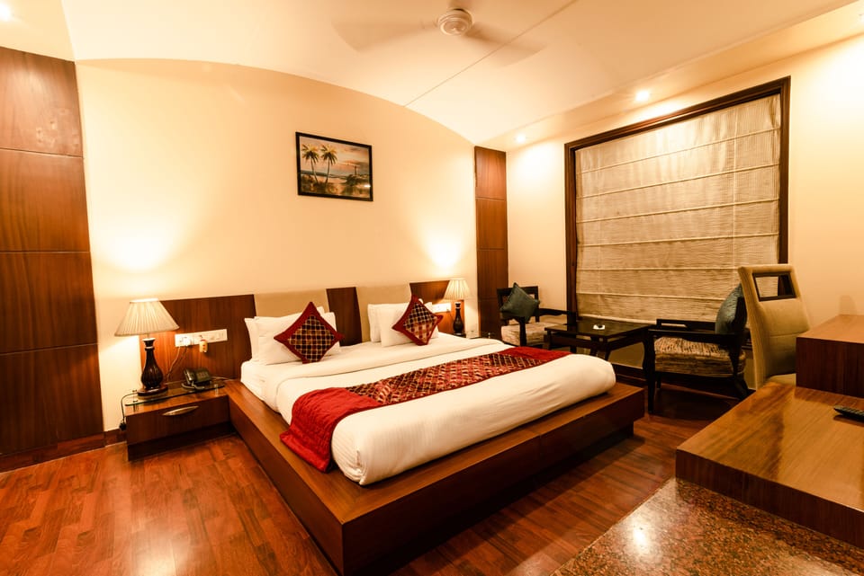 Deluxe Room | Laptop workspace, free WiFi, bed sheets