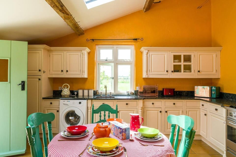 Apartment | Private kitchen | Fridge, microwave, oven, stovetop