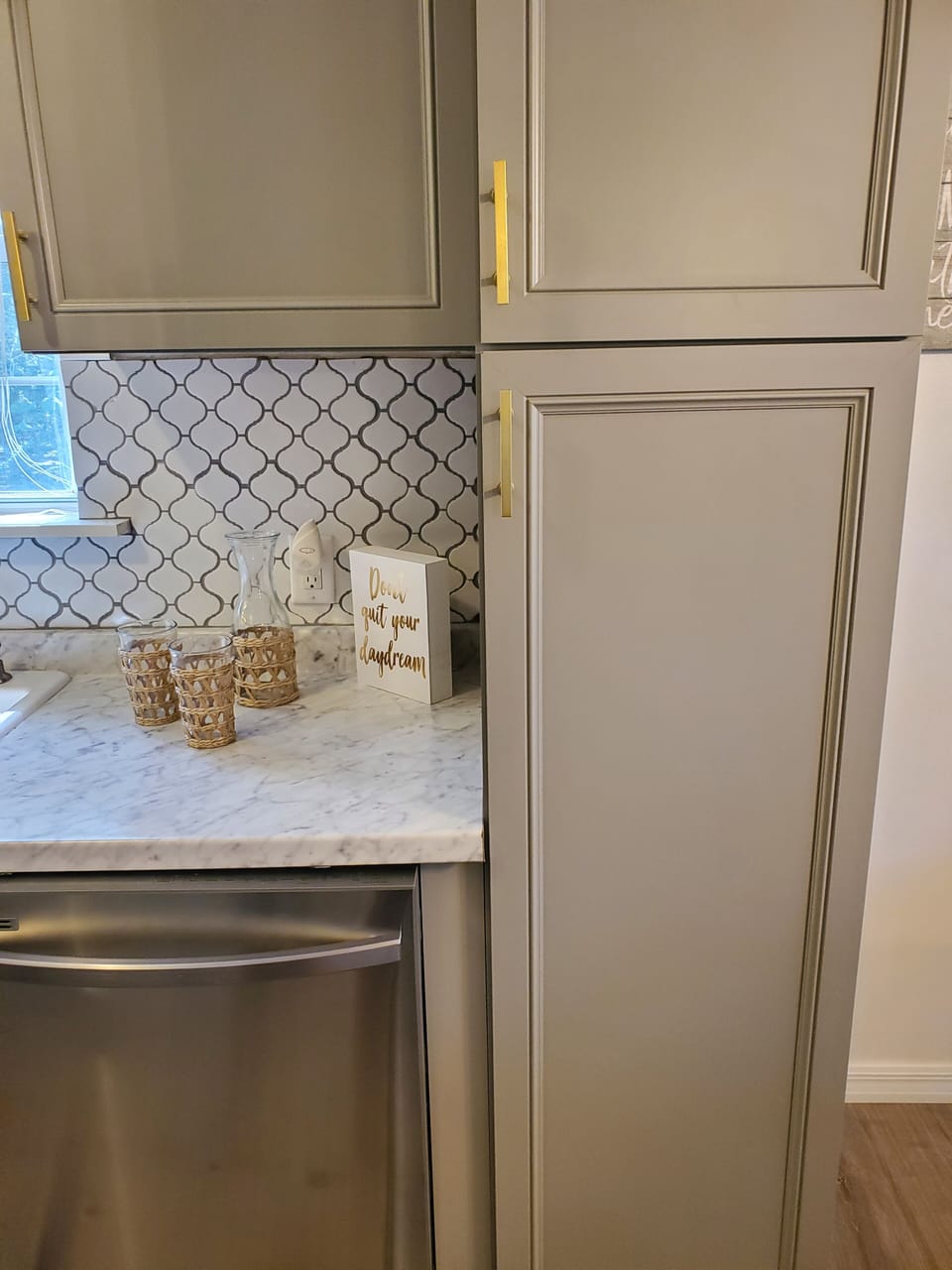 PANTRY SPACE FOR YOUR FOOD!