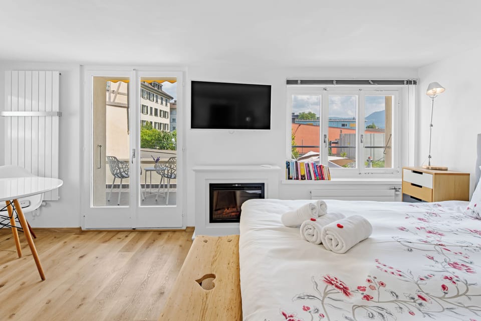 Superior Double Room (z1) | Hypo-allergenic bedding, down comforters, individually decorated, desk