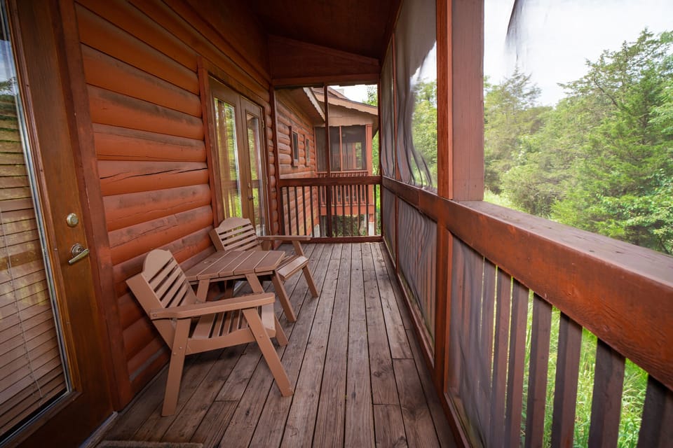 Private, Screened Balcony