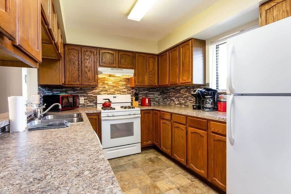 Large, fully stocked kitchen