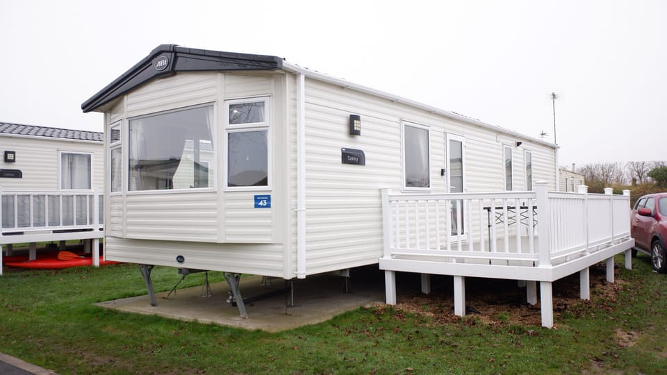 Cabin | Exterior
