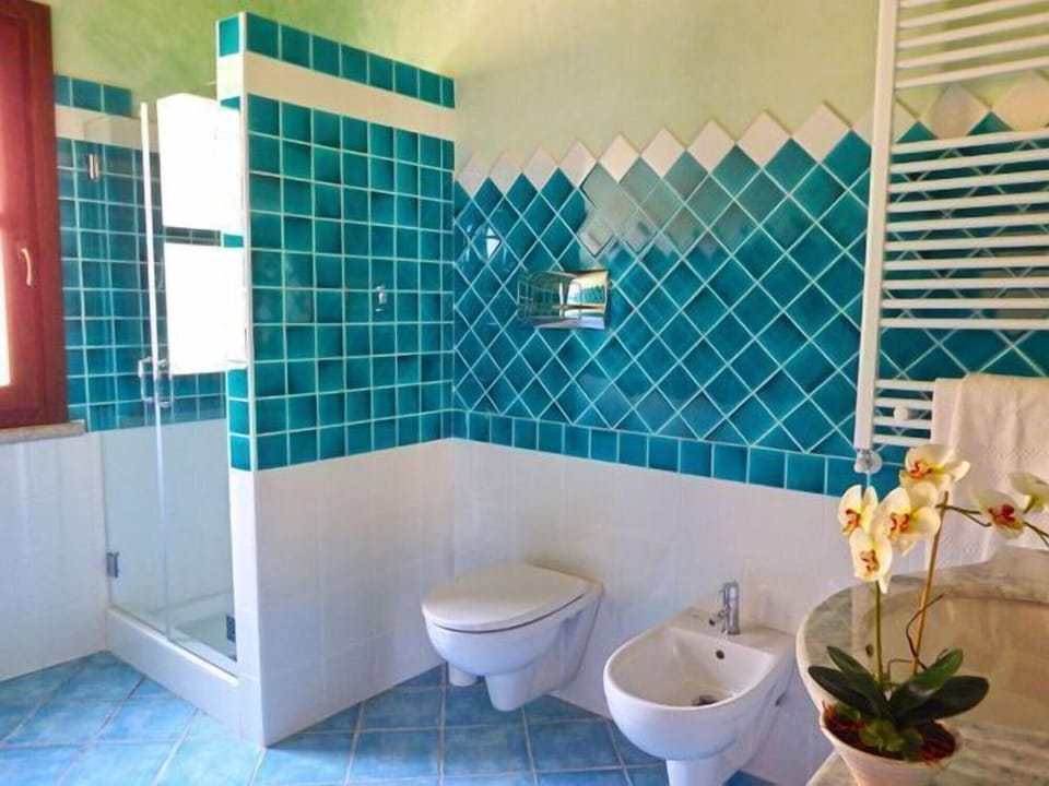 Bathroom | Free toiletries, bidet