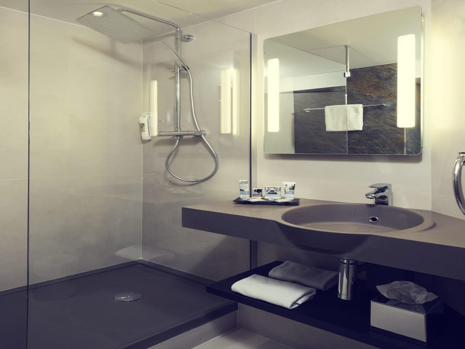 1 bedroom, premium bedding, in-room safe, desk