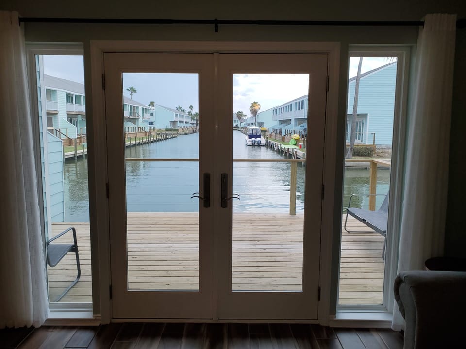 Back Deck/ water access