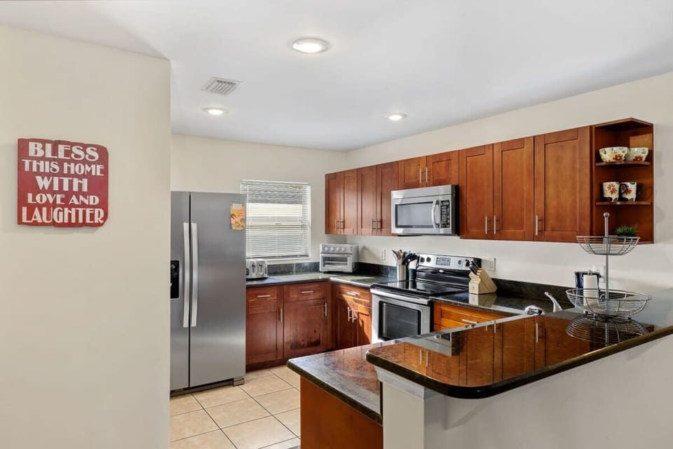 Updated kitchen, fully stocked and capable of preparing gourmet meals