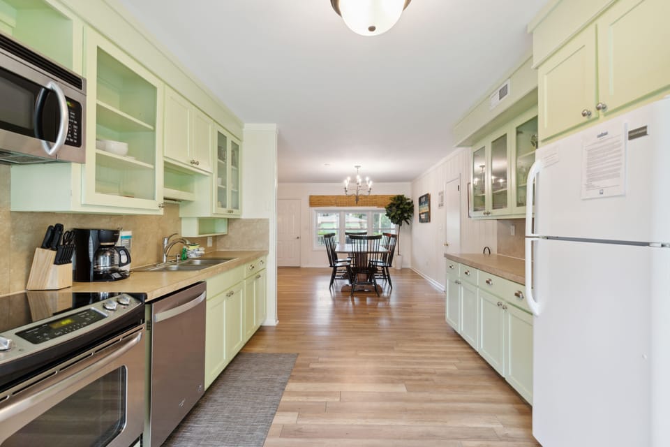 Fully equipped kitchen that has everything you need to cook for friends and family