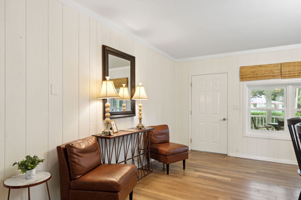 First floor seating area