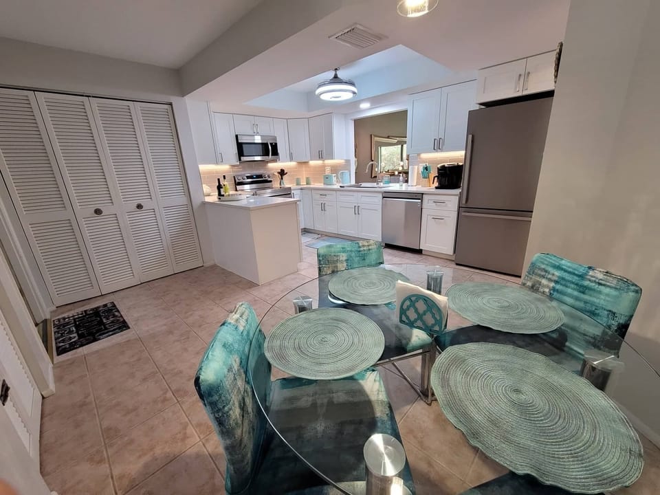 Dinette- Eat In Kitchen area