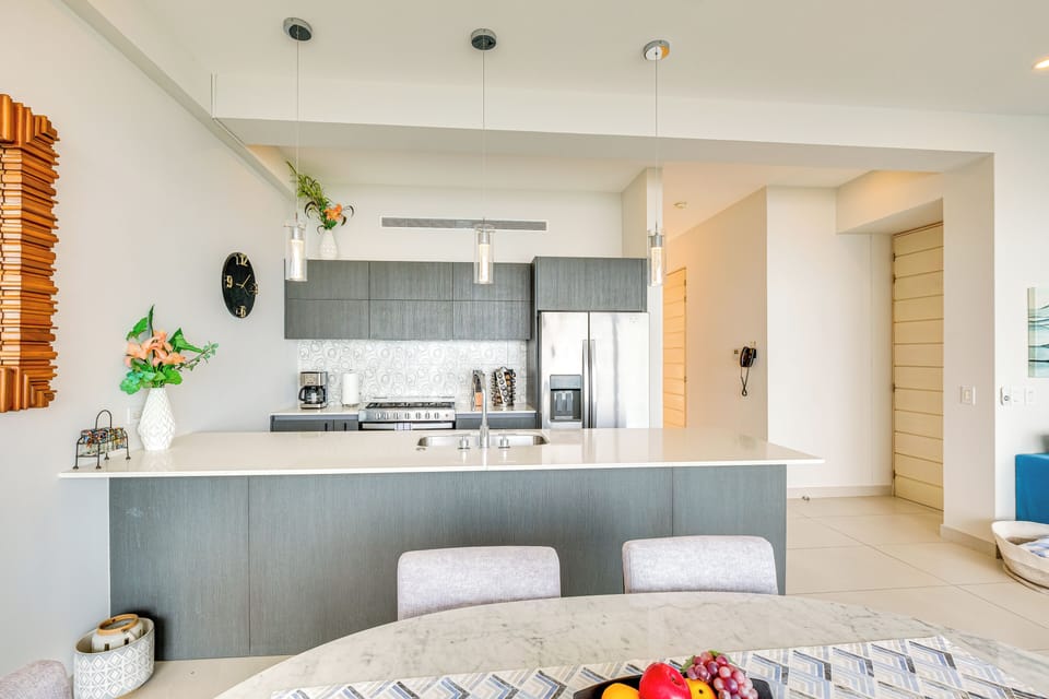 Dining Space | Dishware/Flatware