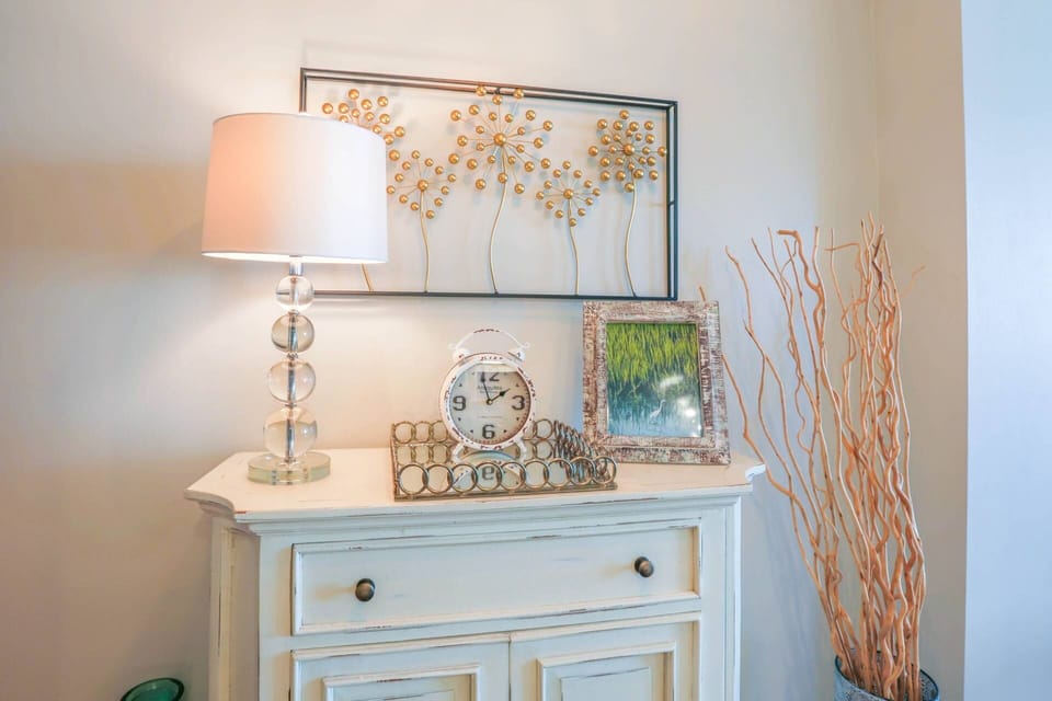 You and your guests will feel right at home in this wonderful condo.