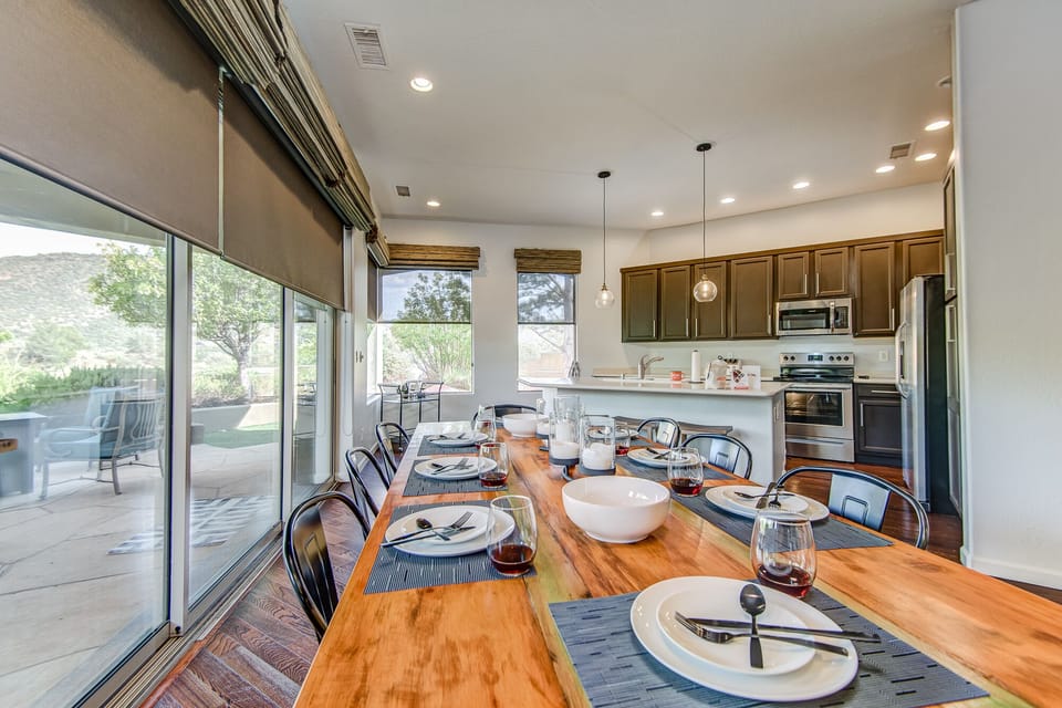 Dining Area and Kitchen that Open Up to the Backyard