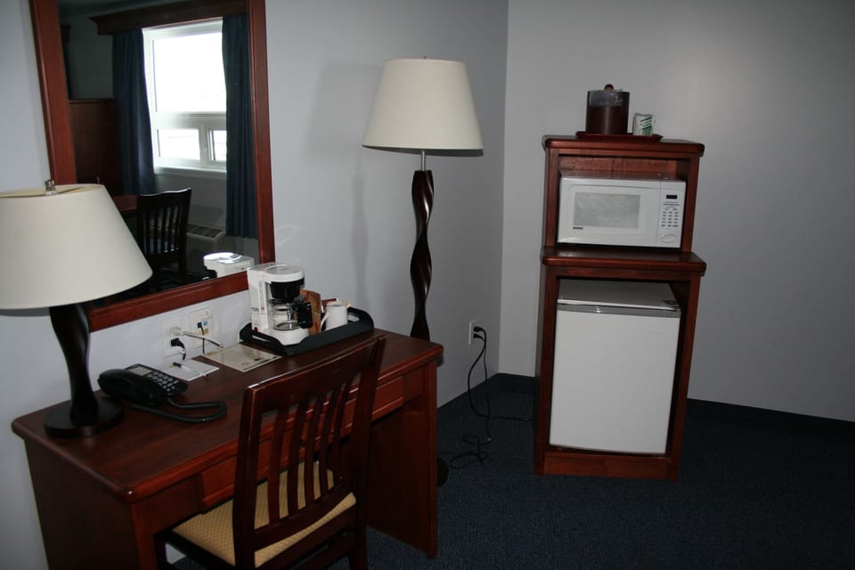 Grand Suite, 2 Queen Beds | In-room business center