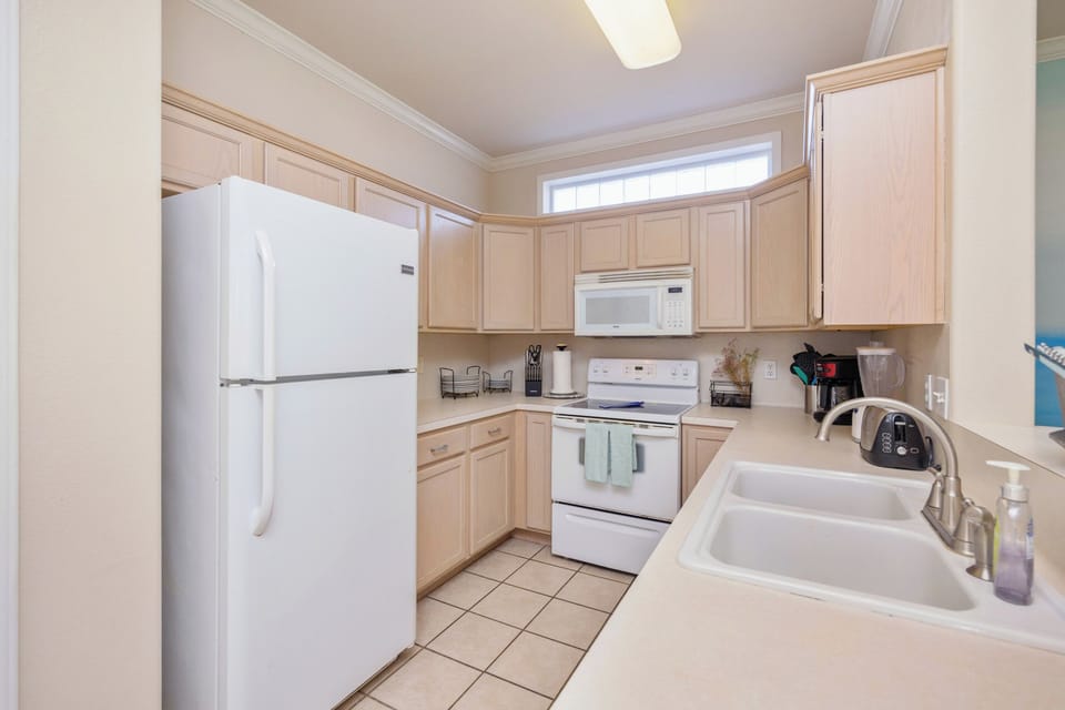 Kitchen with everything needed to cook for the family.