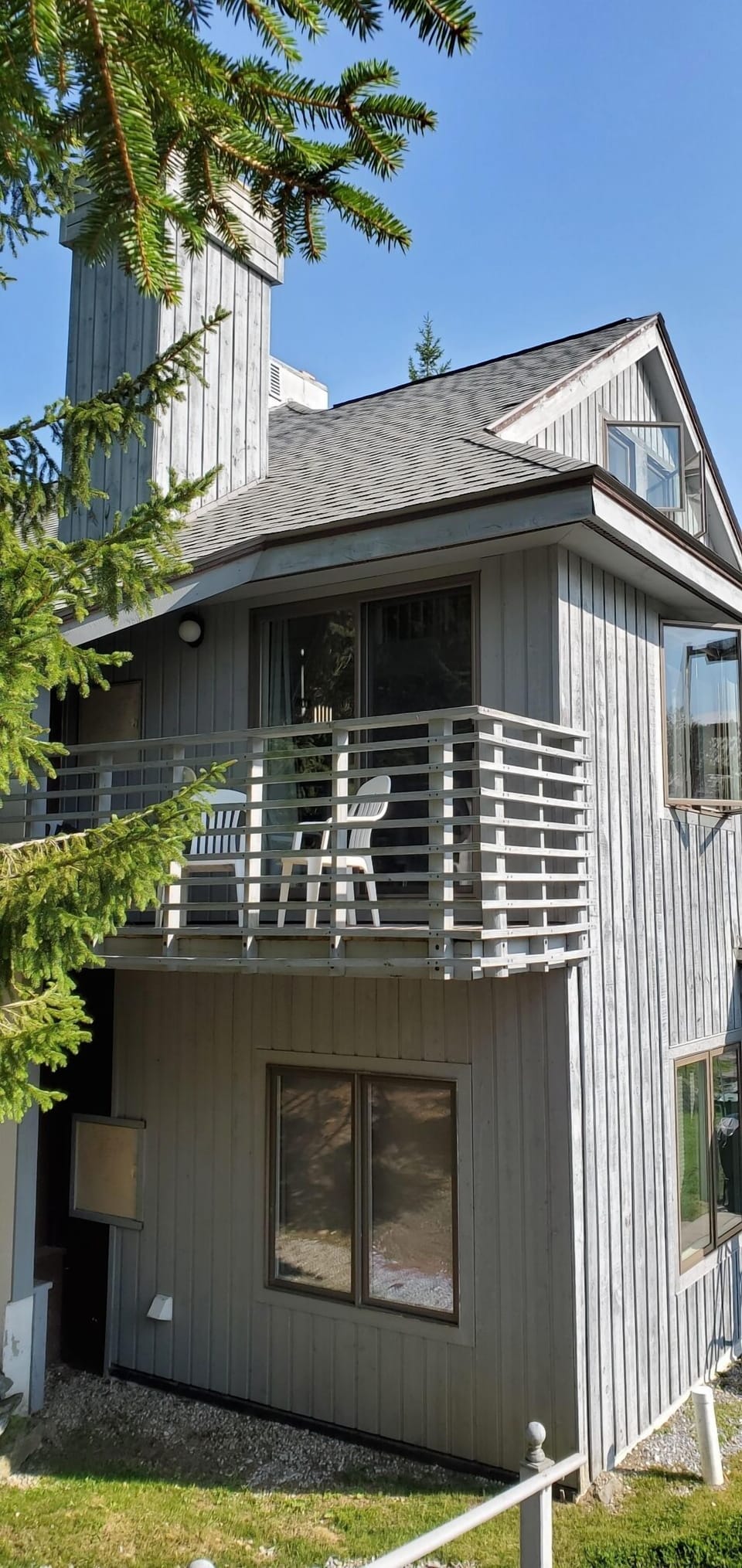 The balcony is a great way to take in that fresh Vermont air and nightly stars