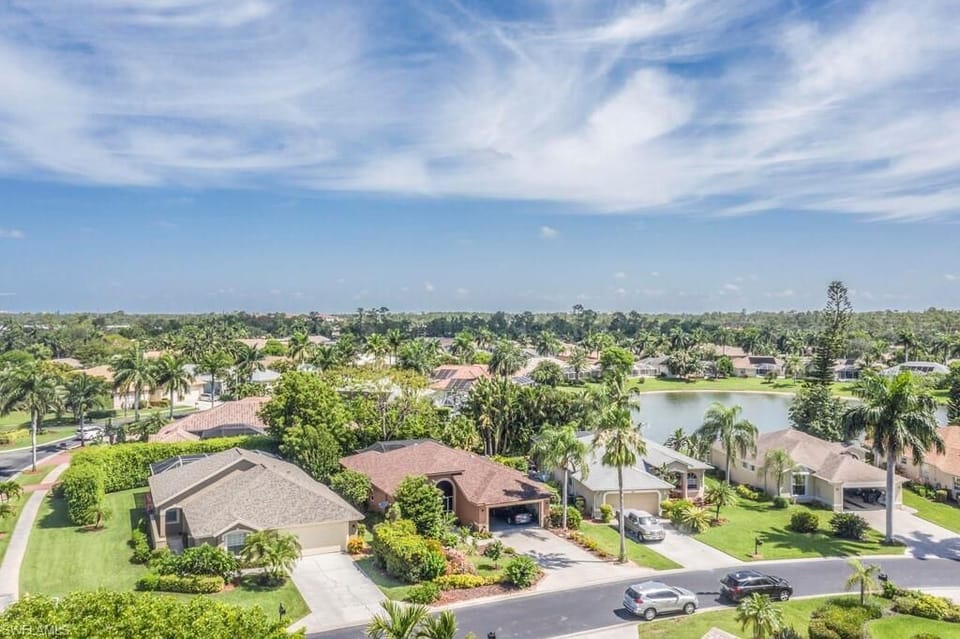 841 Mount Hood Ct