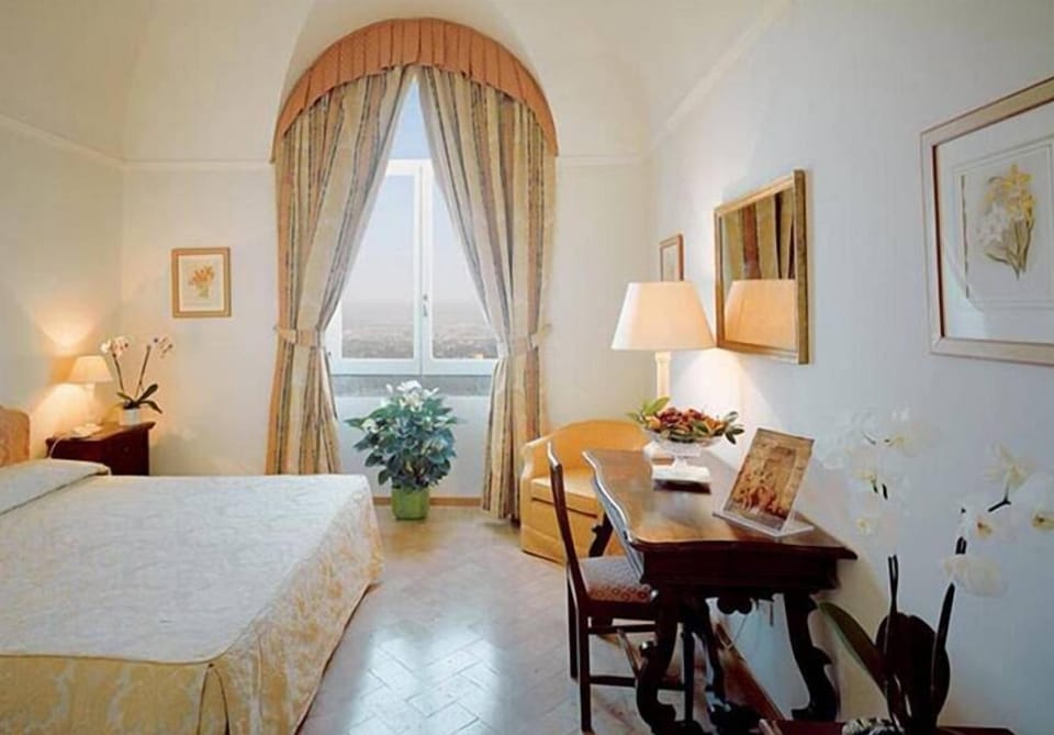 Deluxe Double or Twin Room | Down comforters, minibar, in-room safe, desk
