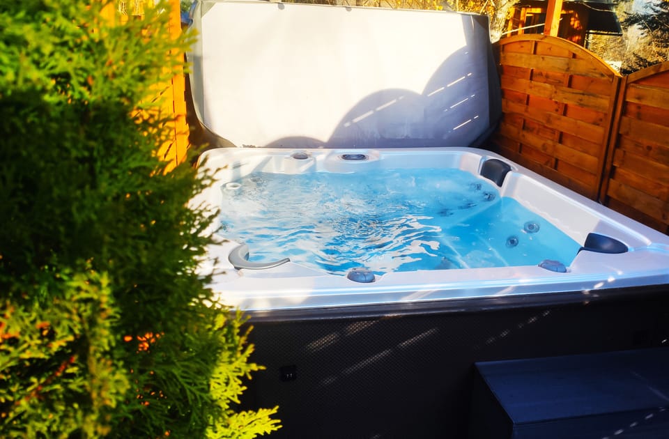 Jetted tub