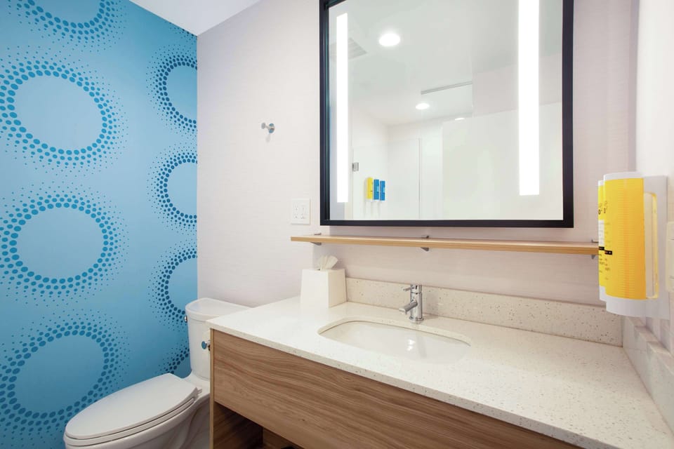 Hair dryer, towels