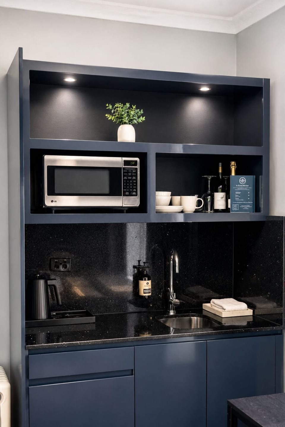 Queen Room with Private Bathroom | Private kitchen | Fridge, microwave, electric kettle, cookware/dishes/utensils