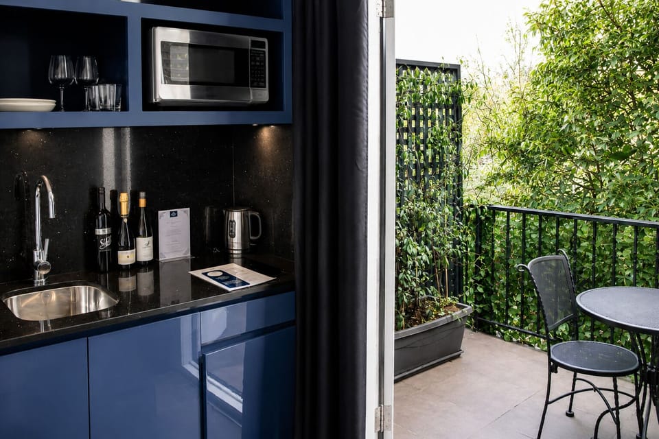 Terrace Double Room with Shared Bathroom | Private kitchen | Fridge, microwave, electric kettle, cookware/dishes/utensils