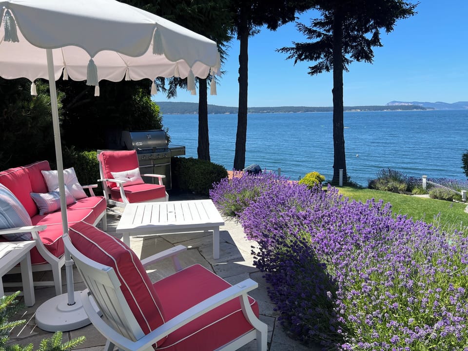 BEACH ACCESS  *  PRIVACY   *    BUOY    *   WILDLIFE   *   GARDENS  *  PLAYHOUSE