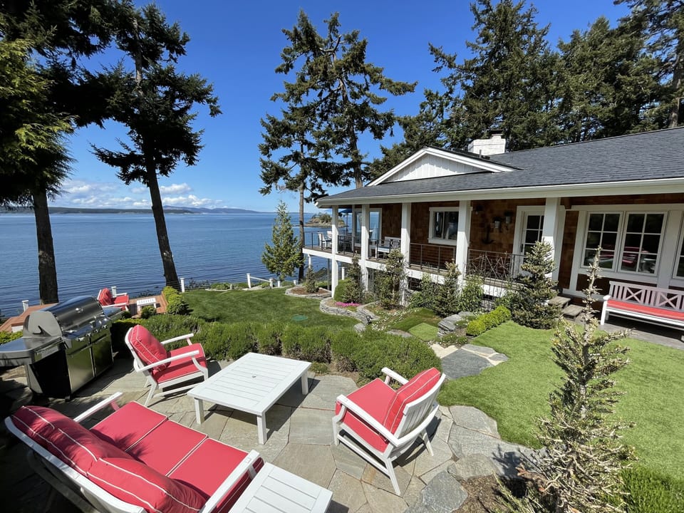  Privacy,  beach access and SUNSETS on  Orcas Island's premier Westbeach