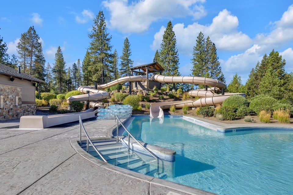 House, Multiple Beds (Jackpine - Unit 8) | Pool