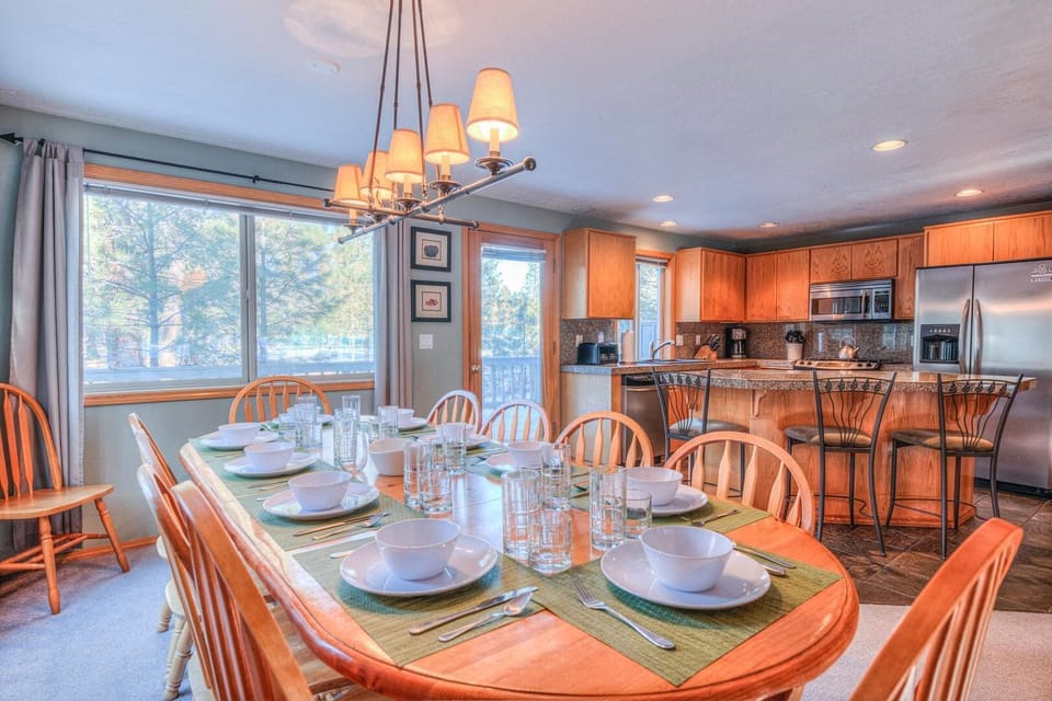 House, Multiple Beds (Awbrey - Unit 2) | Dining