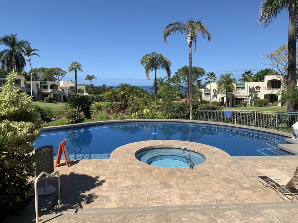 Pool, hot tub, ocean view.