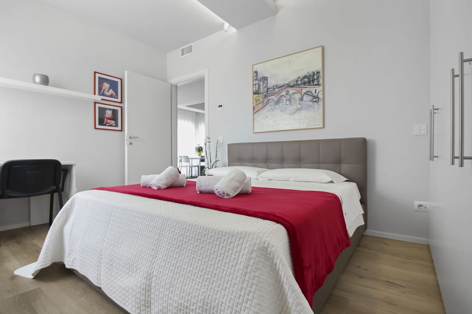 Deluxe Apartment, Ensuite, Mountain View | 2 bedrooms