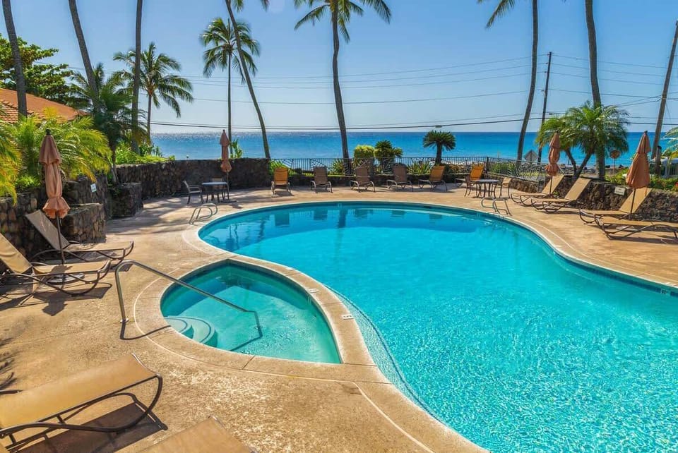 Ocean front pool
