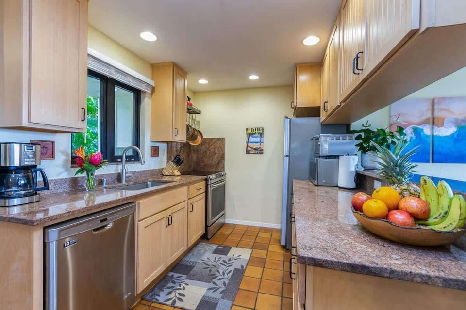 Full kitchen with updated SS appliances