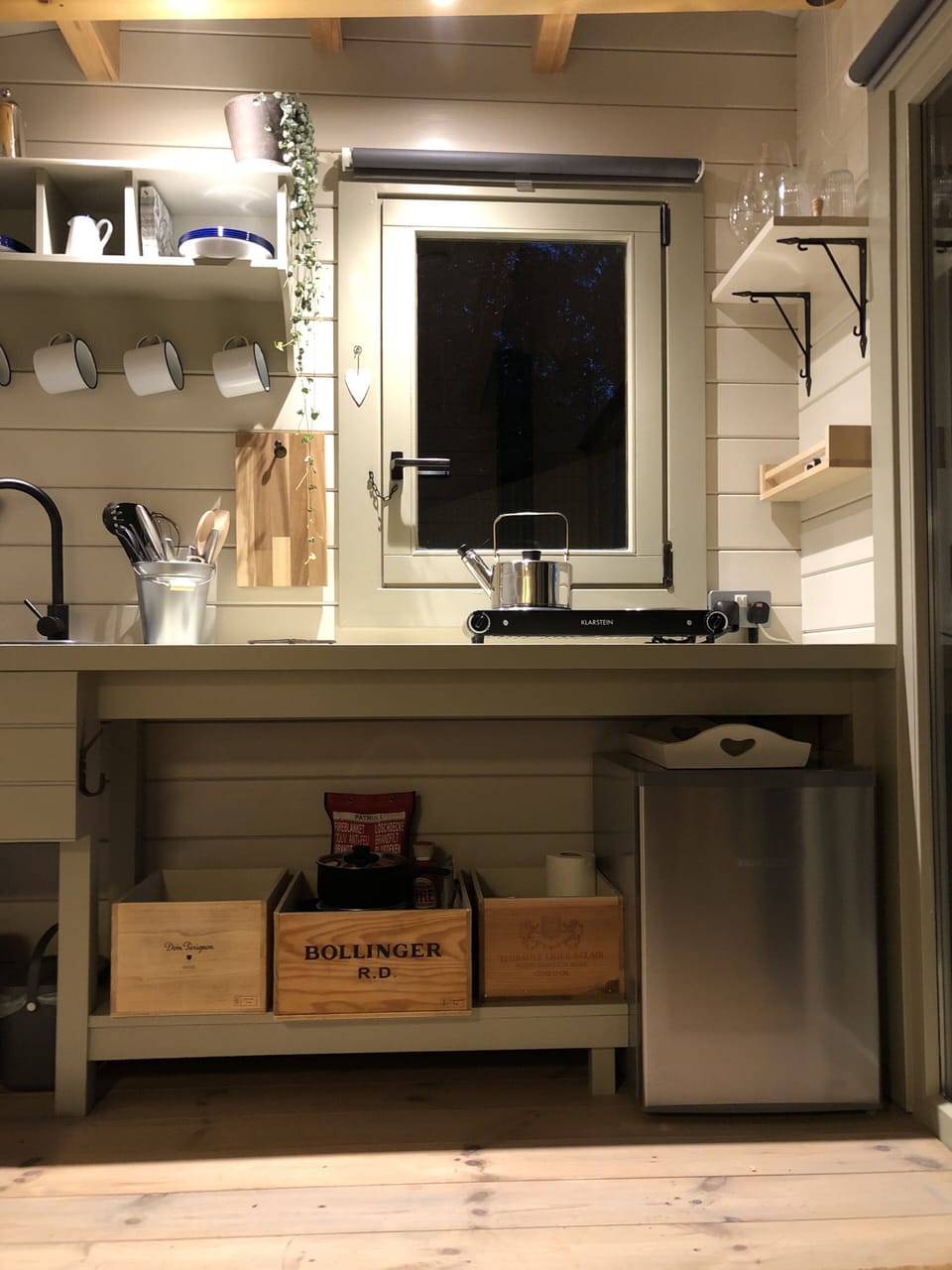 Inside the Cabin at ‘The Hide’