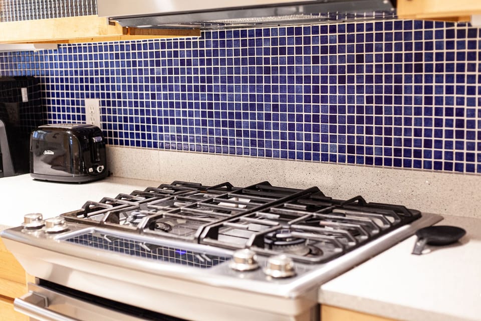 Gas cooktop