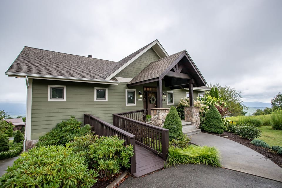 Front Exterior and Entrance at Bald Eagle Bluff