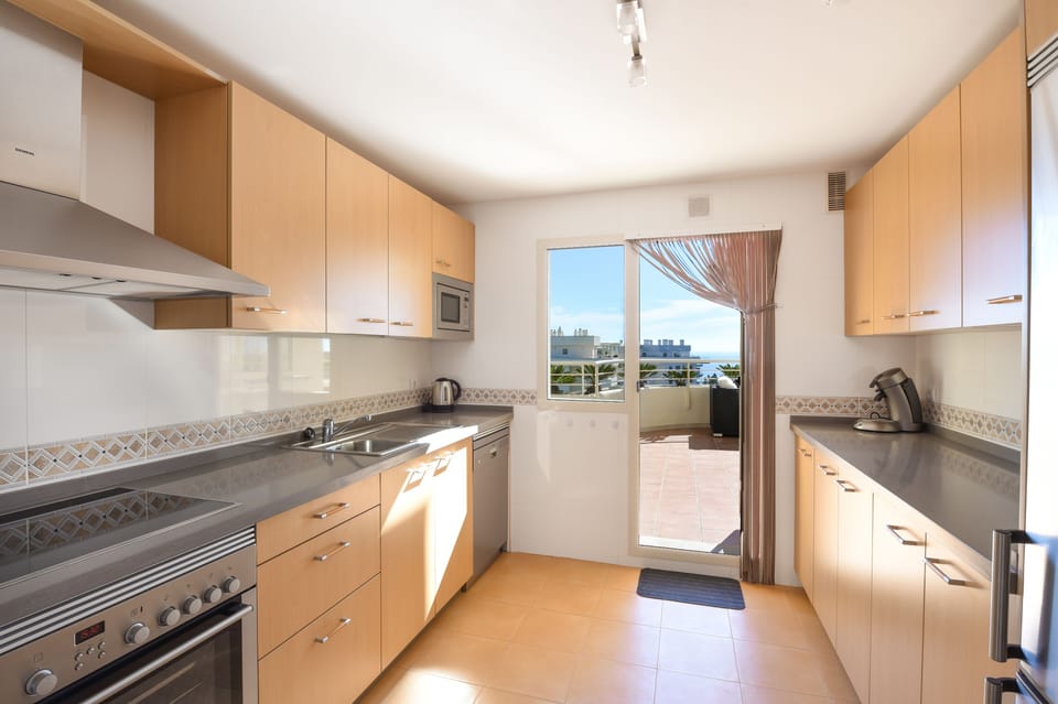 Myramar Penthouse 528 - 6