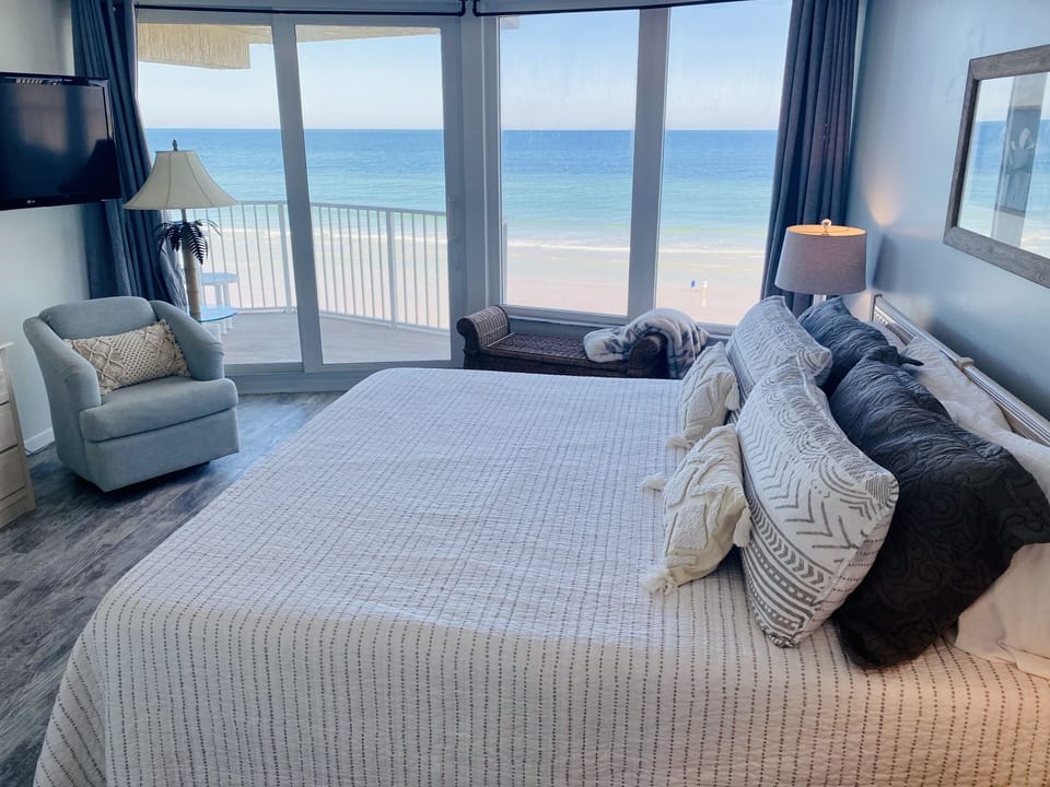 Master suite with gorgeous view and balcony access