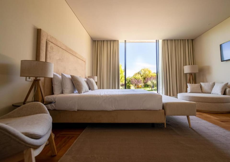 Superior Double Room | Minibar, in-room safe, iron/ironing board, free WiFi