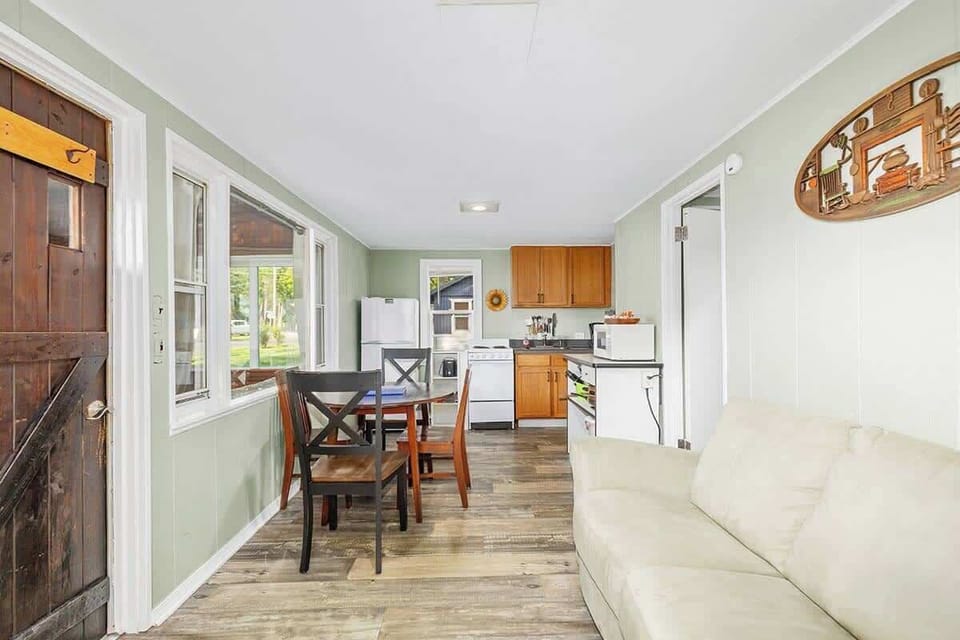 Full kitchenette