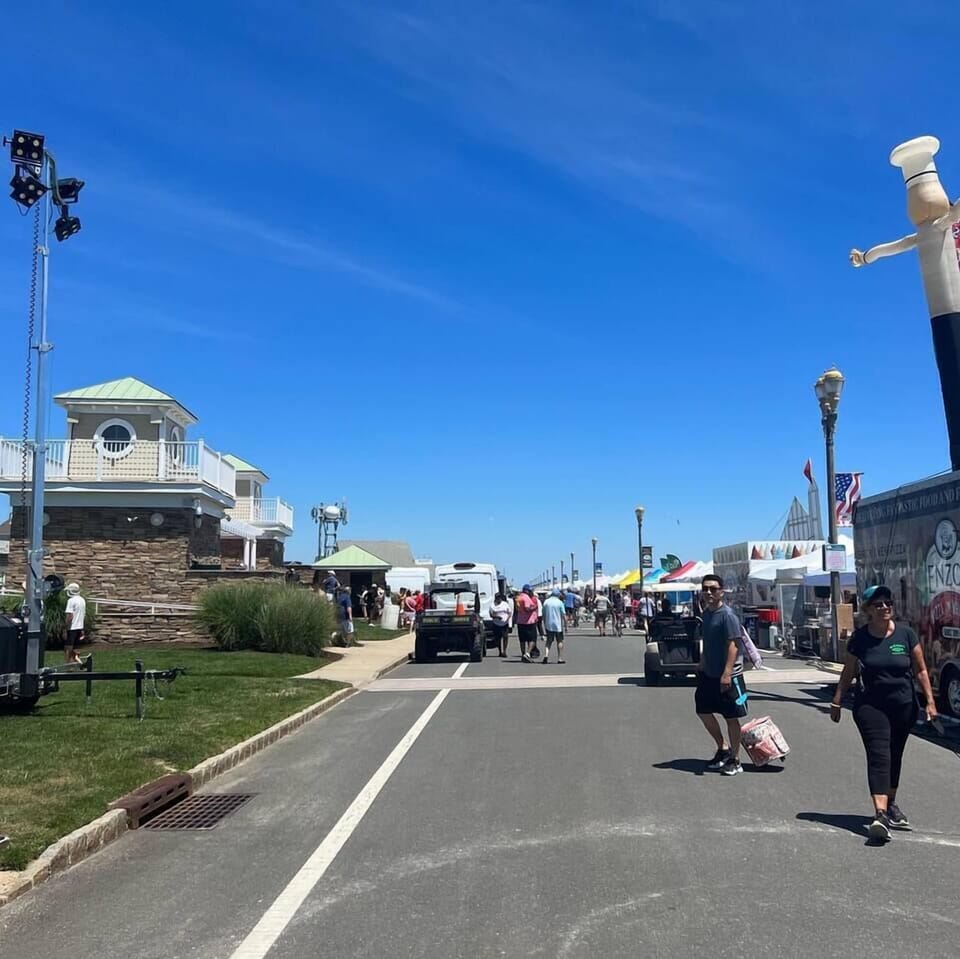 Stroll the iconic boardwalk filled with local shops, restaurants, and entertainment.